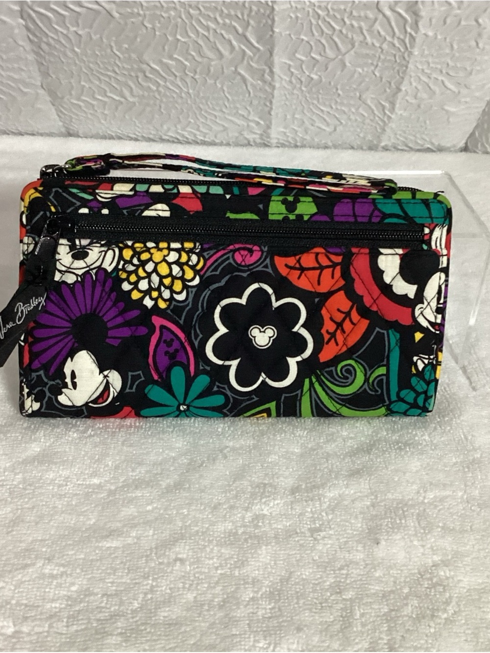 Vera Bradley Disney Mickey & Minnie Mouse Magical Blooms Zipper Wristlet Wallet - Picture 9 of 9